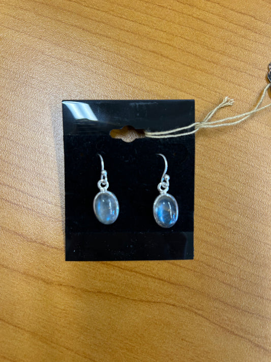 KC92 - Gemstone Labradorite Oval Sterling Sliver Earrings